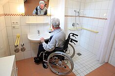 Altersgerechtes Badezimmer (Foto: KfW)